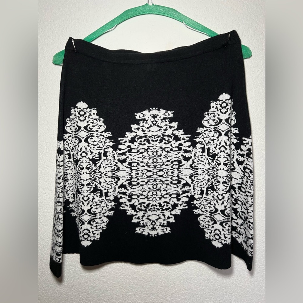 Roz & Ali Black and White A-Line Skirt